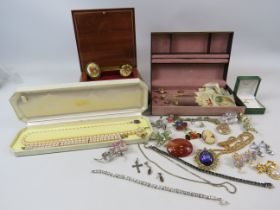 Jewellery boxes and costume jewellery including some sterling silver/