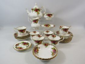 28 pieces of Royal Albert old country roses, teaset etc.