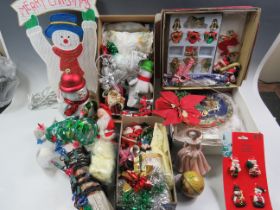 Assorted Xmas Items. See photos. S2