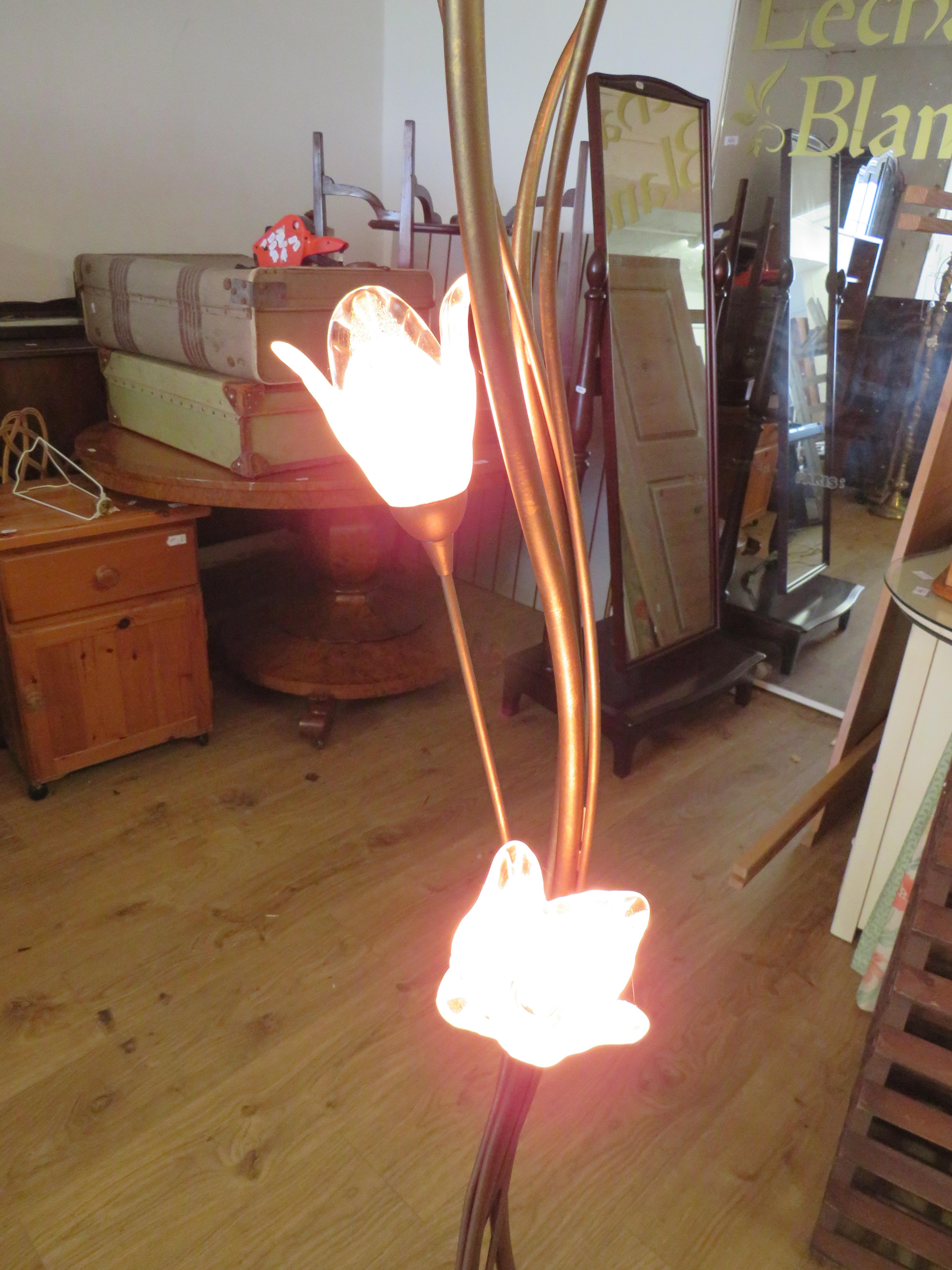 Lovely large standard lamp with dimmer switch and four naturalistic glass flower shaped shades.   Ex - Image 2 of 6