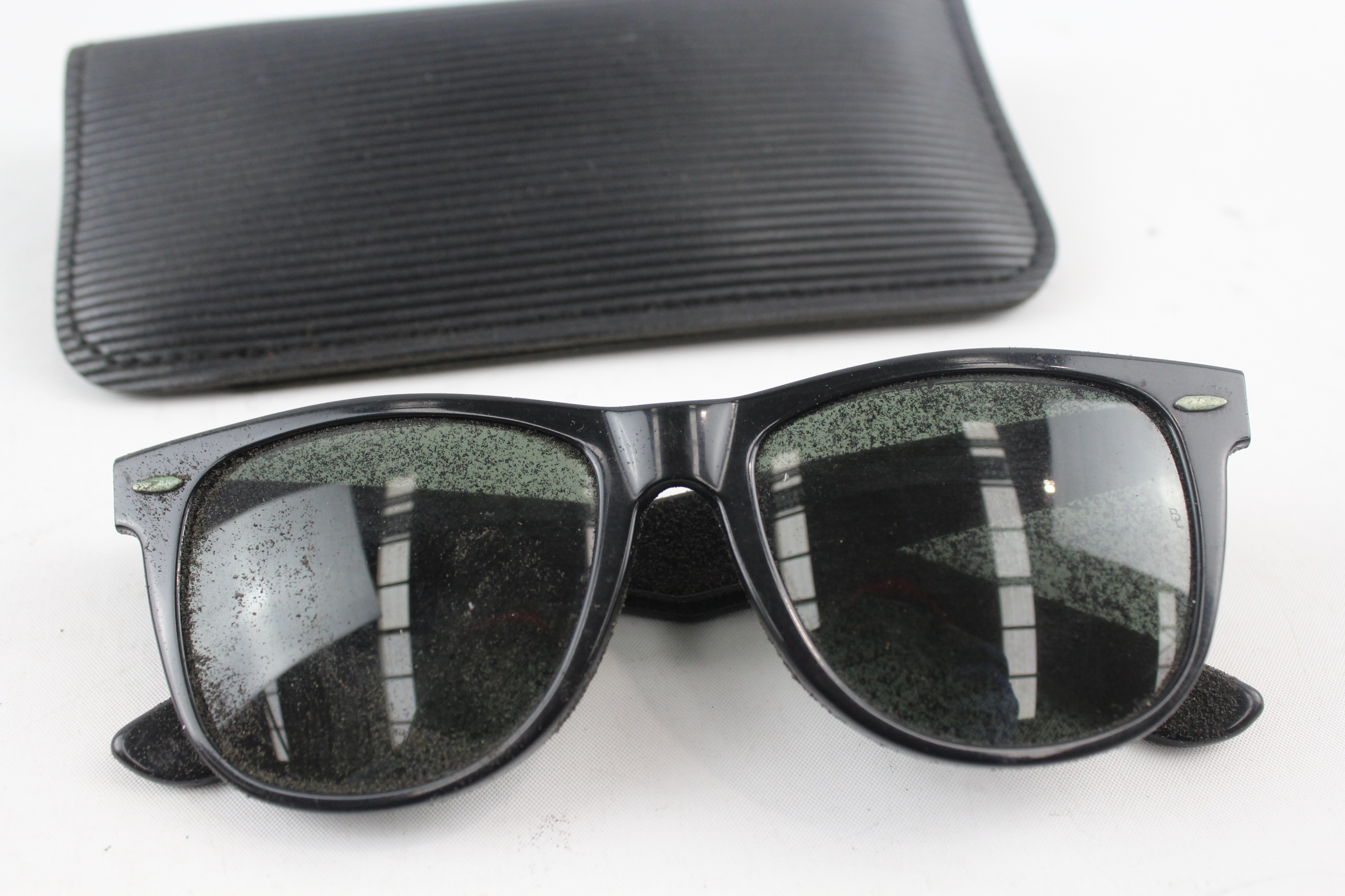 Vintage Bausch & Lomb Ray-Ban Sunglasses 668326 - Image 2 of 3