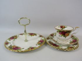 Royal Albert Old Country Roses trio and cake stand, 5 pieces in total.