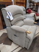 Twin Motor rise/recline electrially assisted chair in very good clean condition. See photos. S2