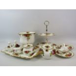 Royal Albert Old Country Roses 11 pieces in total, Plantpot, cake stand etc.