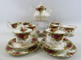 Royal Albert Old Country roses teaset, 23 pieces in total.