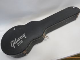 Gibson Guitar case. Canadian made, Soft lining. In excellent condtion. See photos. 