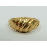 9ct Banded Signet ring.  Finger size 'Q-5'   2.9g