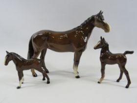 Beswick bay mare horse figurine and 2 foals.