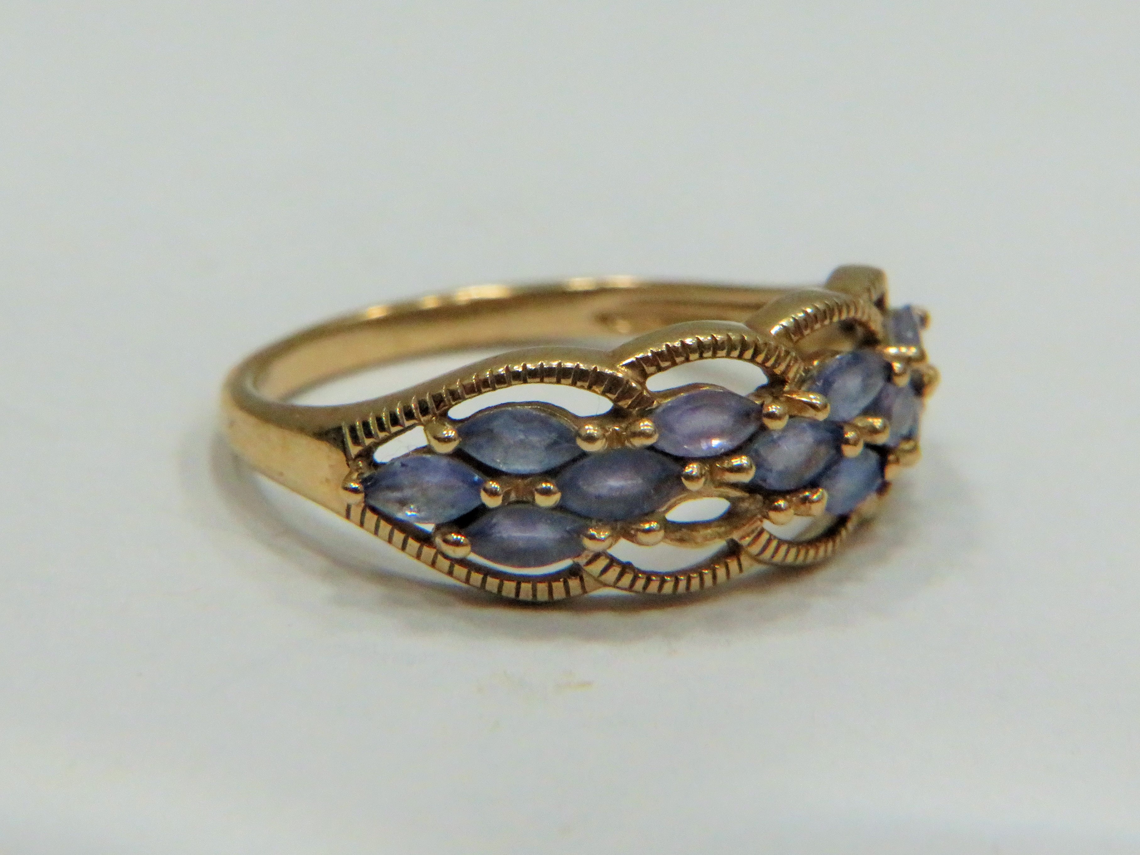 9ct Yellow Gold ring set with multiple Topaz.   Finger size 'P-5 to Q'   2.4g - Image 3 of 3