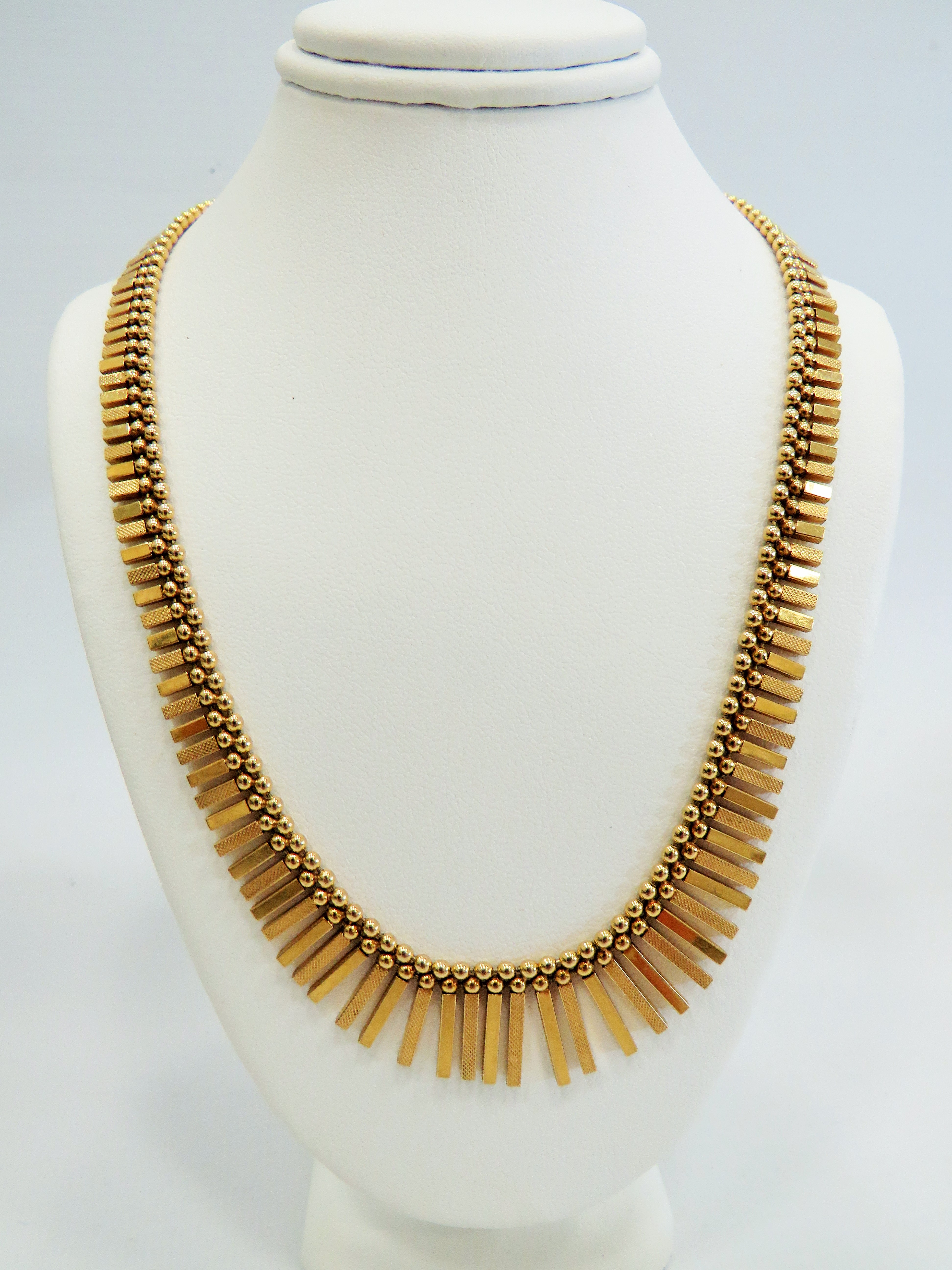 9ct Gold Graduated Fringe necklace. 18 inches long.  Total weight 23.2g