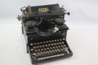 Vintage 'Royale' Typewriter in working order but would need ribbons. see photos. 485144
