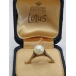 9ct Yellow Gold ring set with a 10mm Cultured Pearl.   Finger size 'L'  3.0g