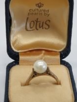 9ct Yellow Gold ring set with a 10mm Cultured Pearl. Finger size 'L' 3.0g