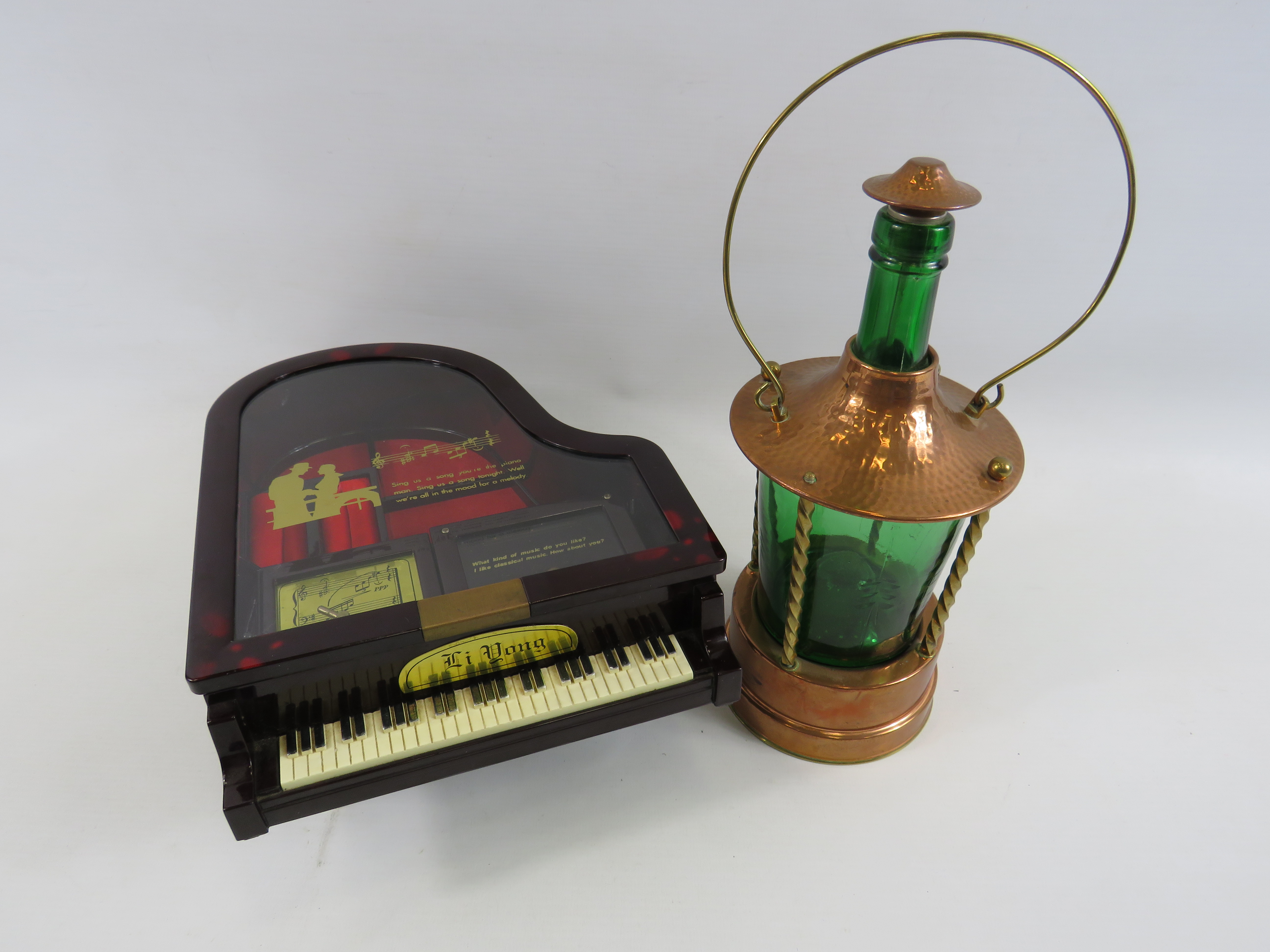 Musical decanter in the form of a lantern and a musical jewellery box in the form of a piano. - Image 2 of 3