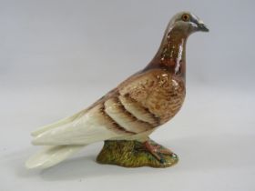 Beswick brown pigeon figurine, Model no 1383.