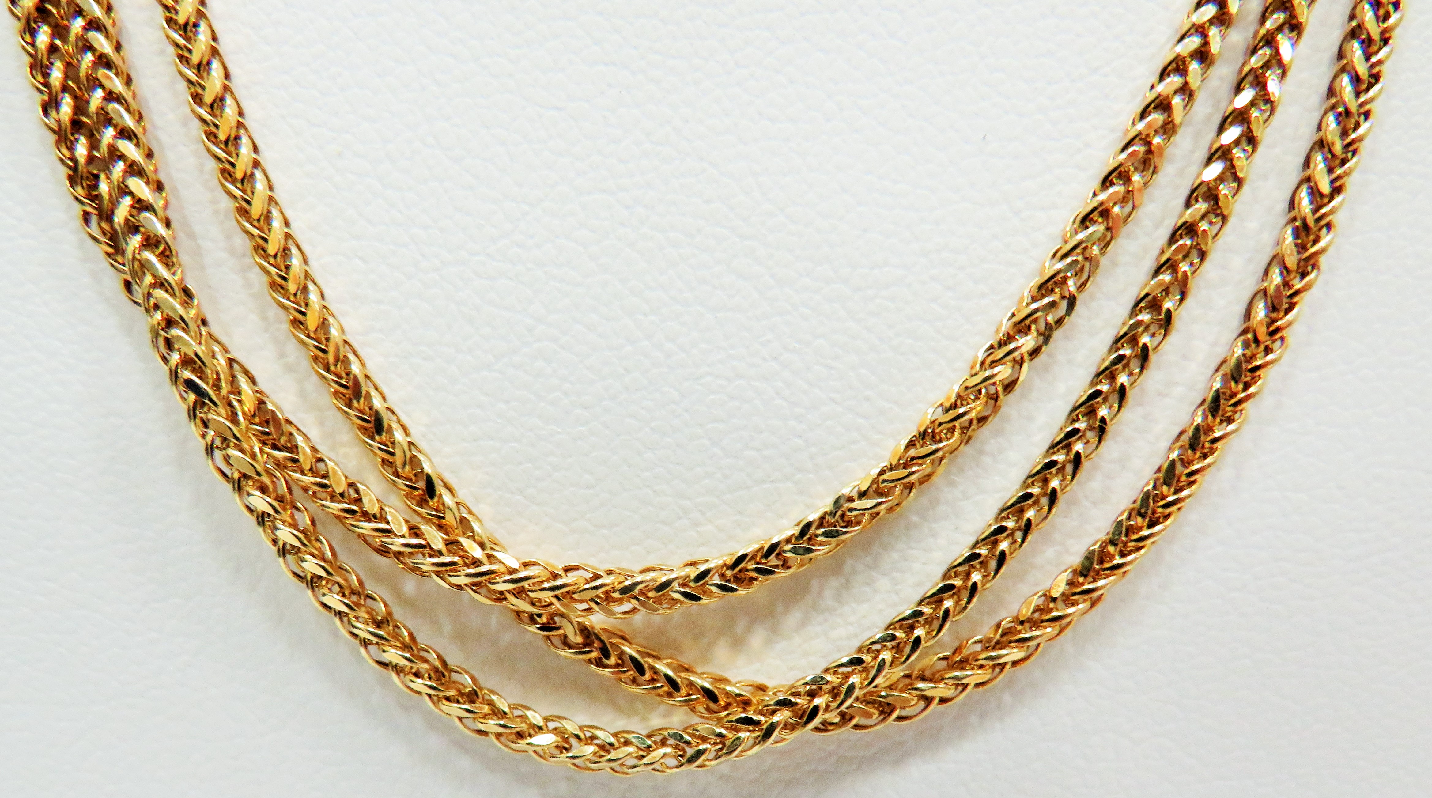 9ct Yellow Gold 40 inch Chain. Total weight 6.8g. See photos.  - Image 2 of 2