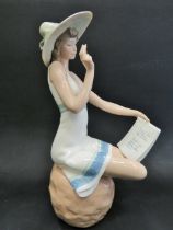Large Nao Figurine by Lladro 'Penfrend' 1229 issued 1996 by Joan Coderch. Measures 12 inches tall.
