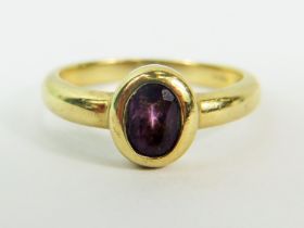 9ct Yellow Gold Oval Amethyst set ring. Finger size 'P' 2.9g