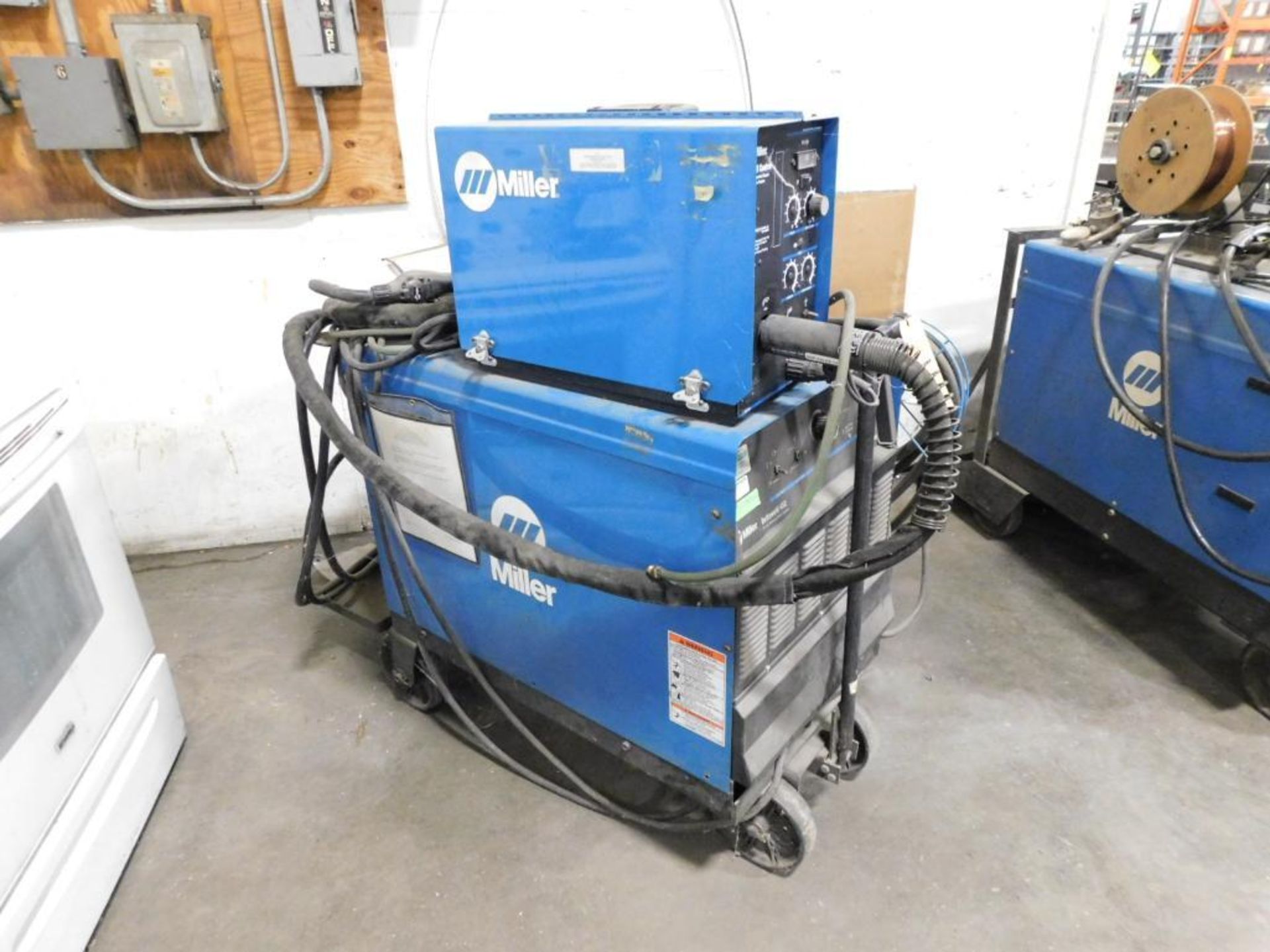 Miller Deltaweld 452 CV/DC Welding Power Source w/Miller XR Control Extended Reach Wire Feeder - Image 2 of 5