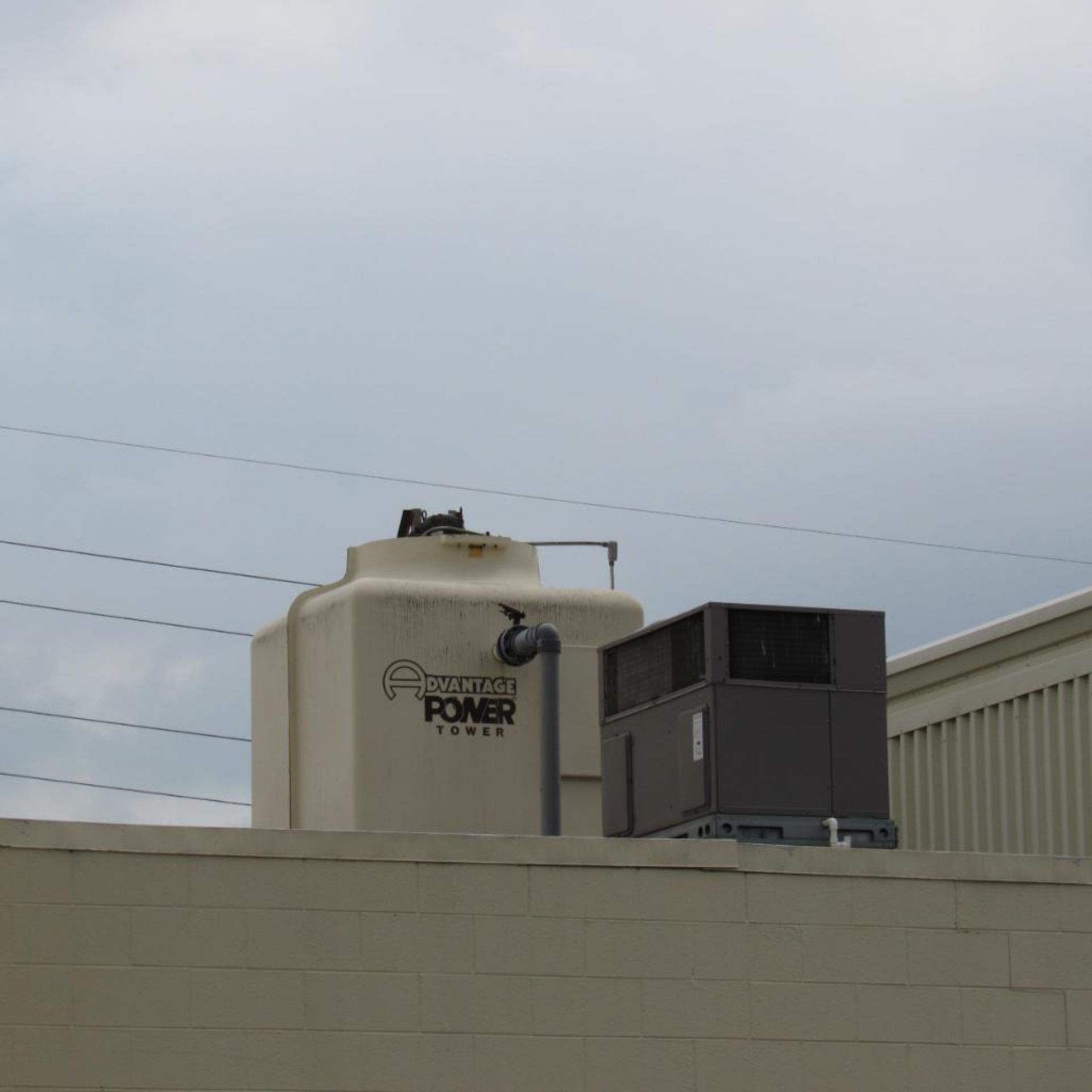 Advantage Chiller System, PTS Control, (3) Pumps, Roof Mounted Tank, TTK-850 (Location: Bldg. 1) - Image 10 of 11