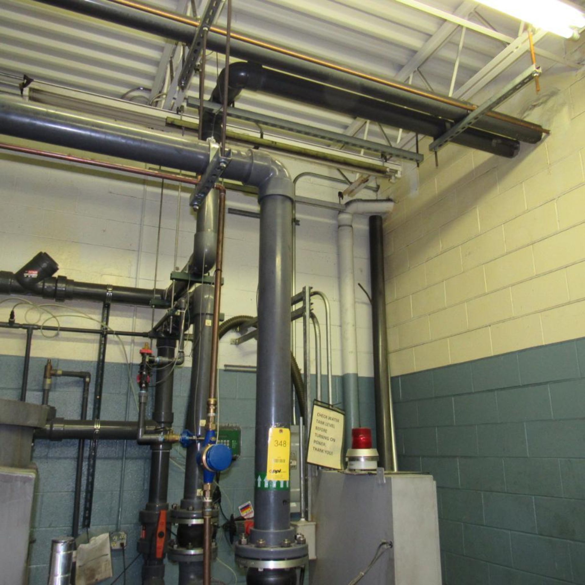 Advantage Chiller System, PTS Control, (3) Pumps, Roof Mounted Tank, TTK-850 (Location: Bldg. 1) - Image 9 of 11