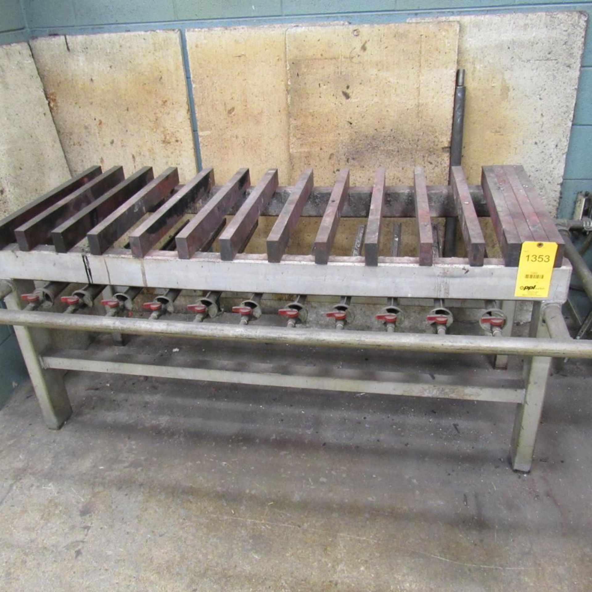 LOT: Gas Stove & Welding Curtains (Location: Bldg. 1)