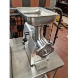 Omas Food Technology TS 22E Counter Top Mincer 1100 1450 W Output 250/300kg/H 23 x 47 x 67cm (s/n