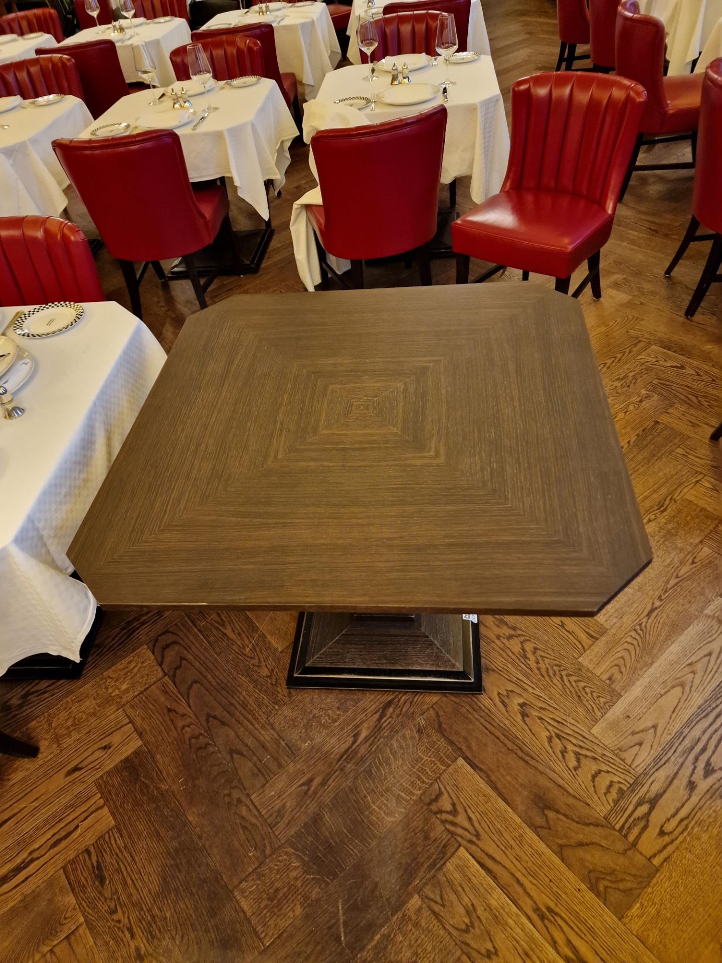 A bespoke Robert Angell Churchill dining table the oak top mounted above a shaped square pedestal - Bild 5 aus 5
