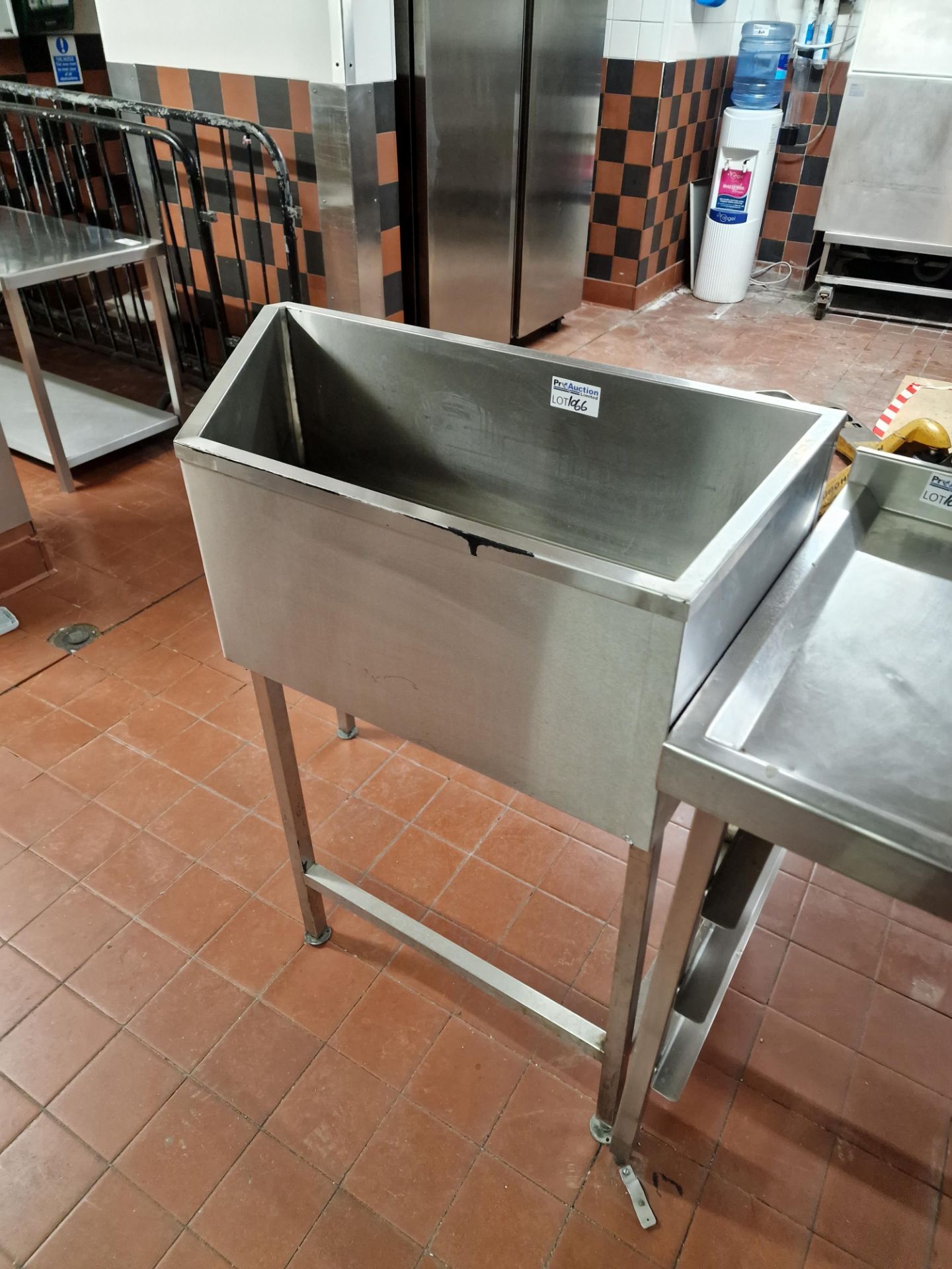 Stainless Steel Insulated Bath With Drain 92 x 53 x 108cm