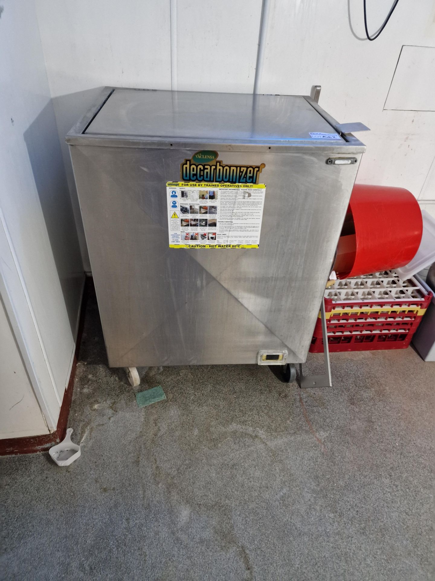 Vaclensa Decarbonizer Approximately 160 Litre Tank With Immersion Heating Element 76 x 61 x 95cm