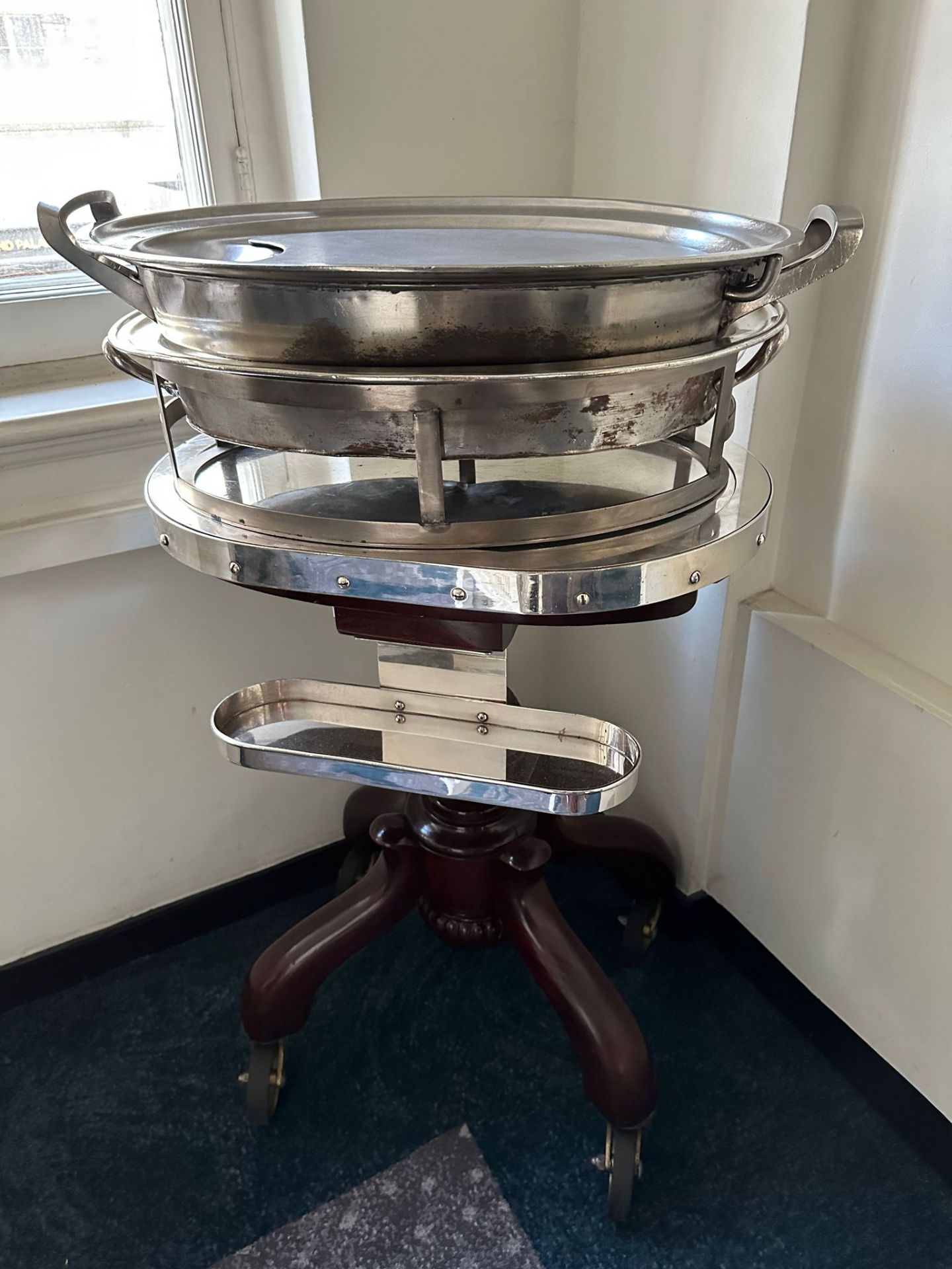 Mahogany Meat Carving Unit With Mahogany Baluster Frame On Caster Wheels With 2 Stainless Steel Tray - Bild 3 aus 3