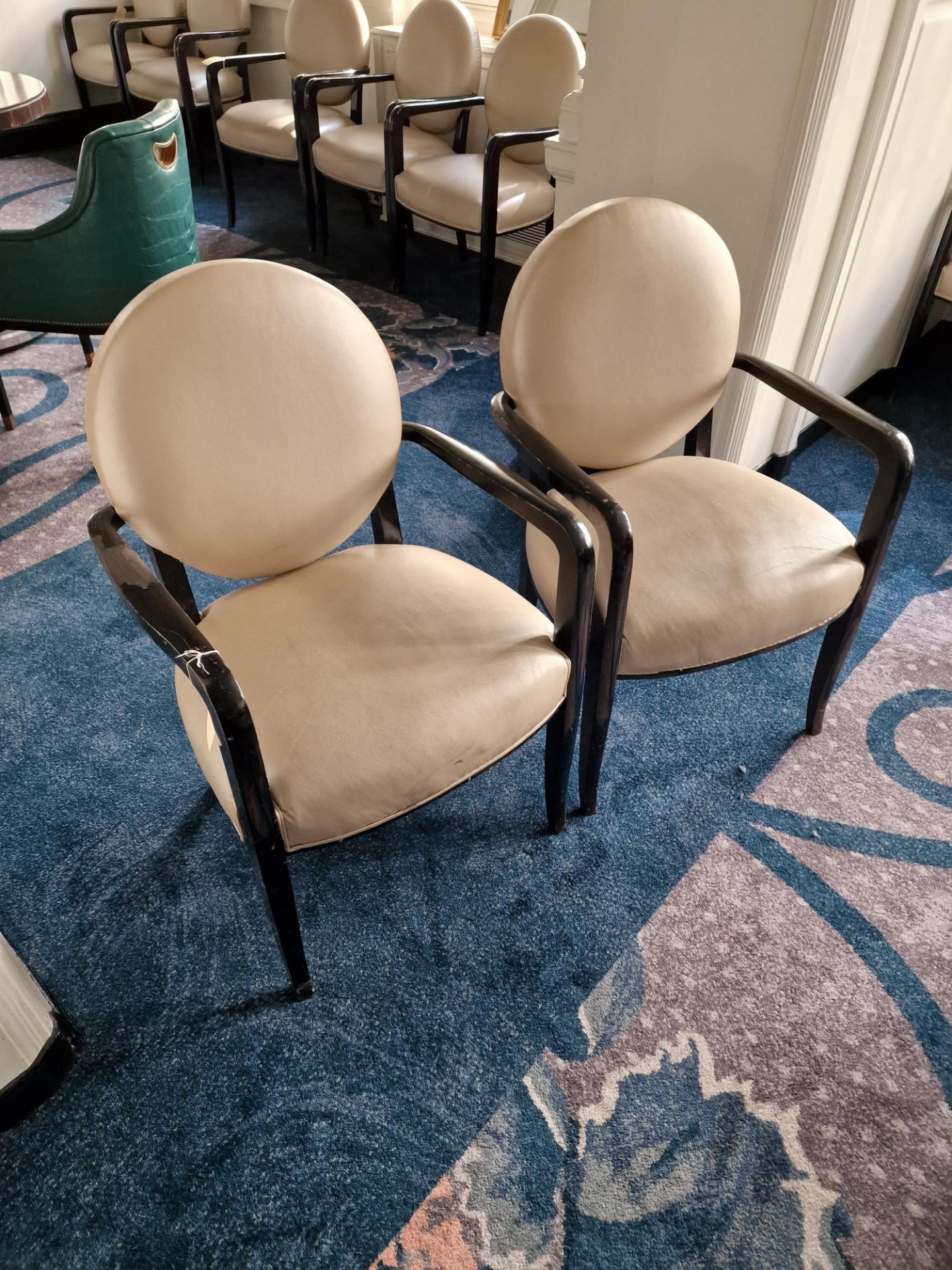 A pair of French style round back armchairs upholstered in champagne gold leather the round back - Bild 2 aus 8