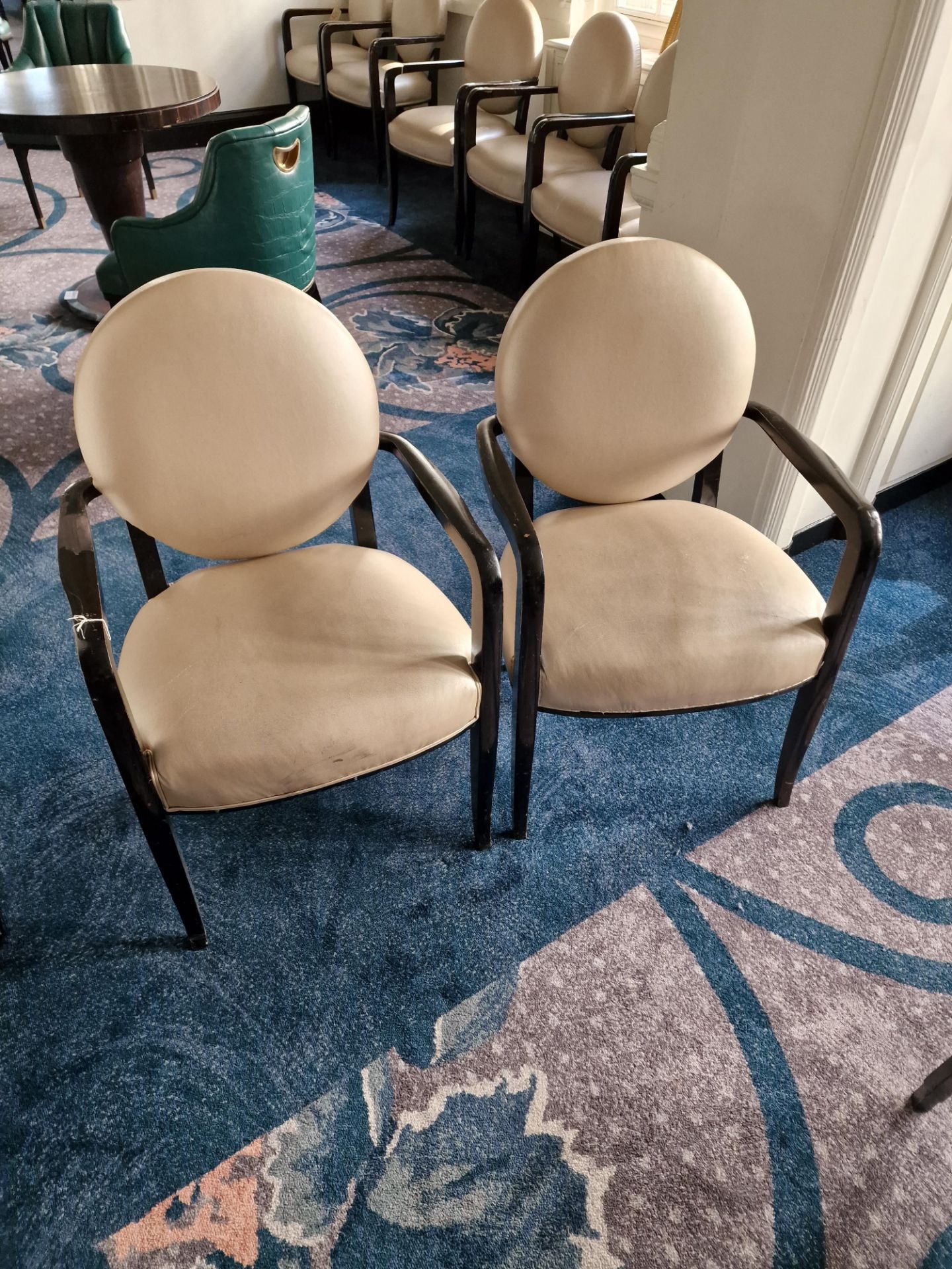 A pair of French style round back armchairs upholstered in champagne gold leather the round back - Bild 3 aus 8
