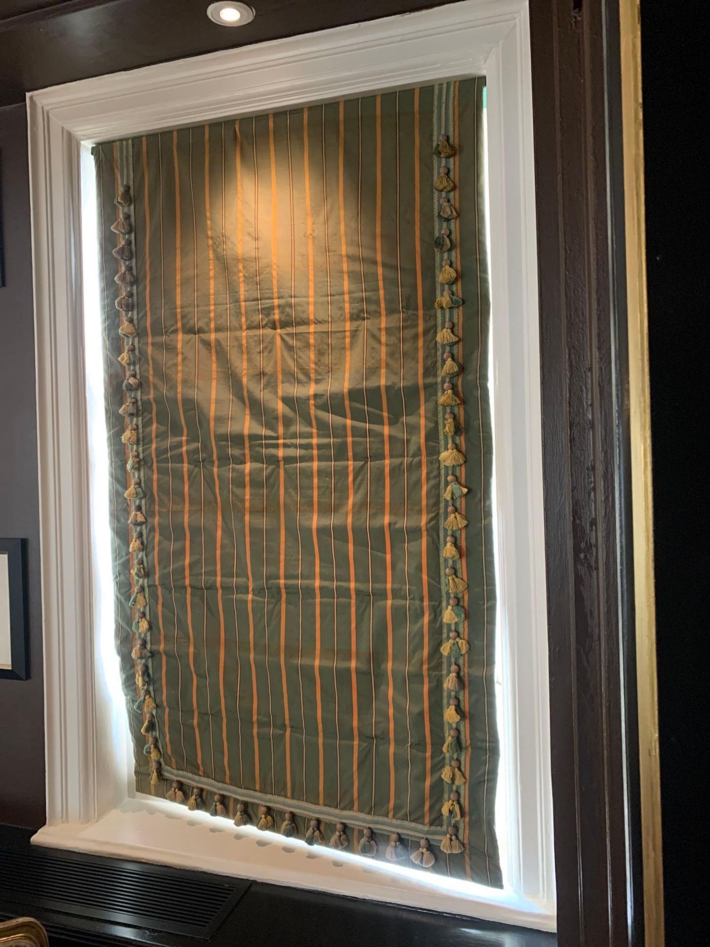 A Roman Blind Ina Green And Orange Pinstripe Pattern With Tassel Trim 100 Cm (W) x 170cm Drop - Bild 3 aus 4