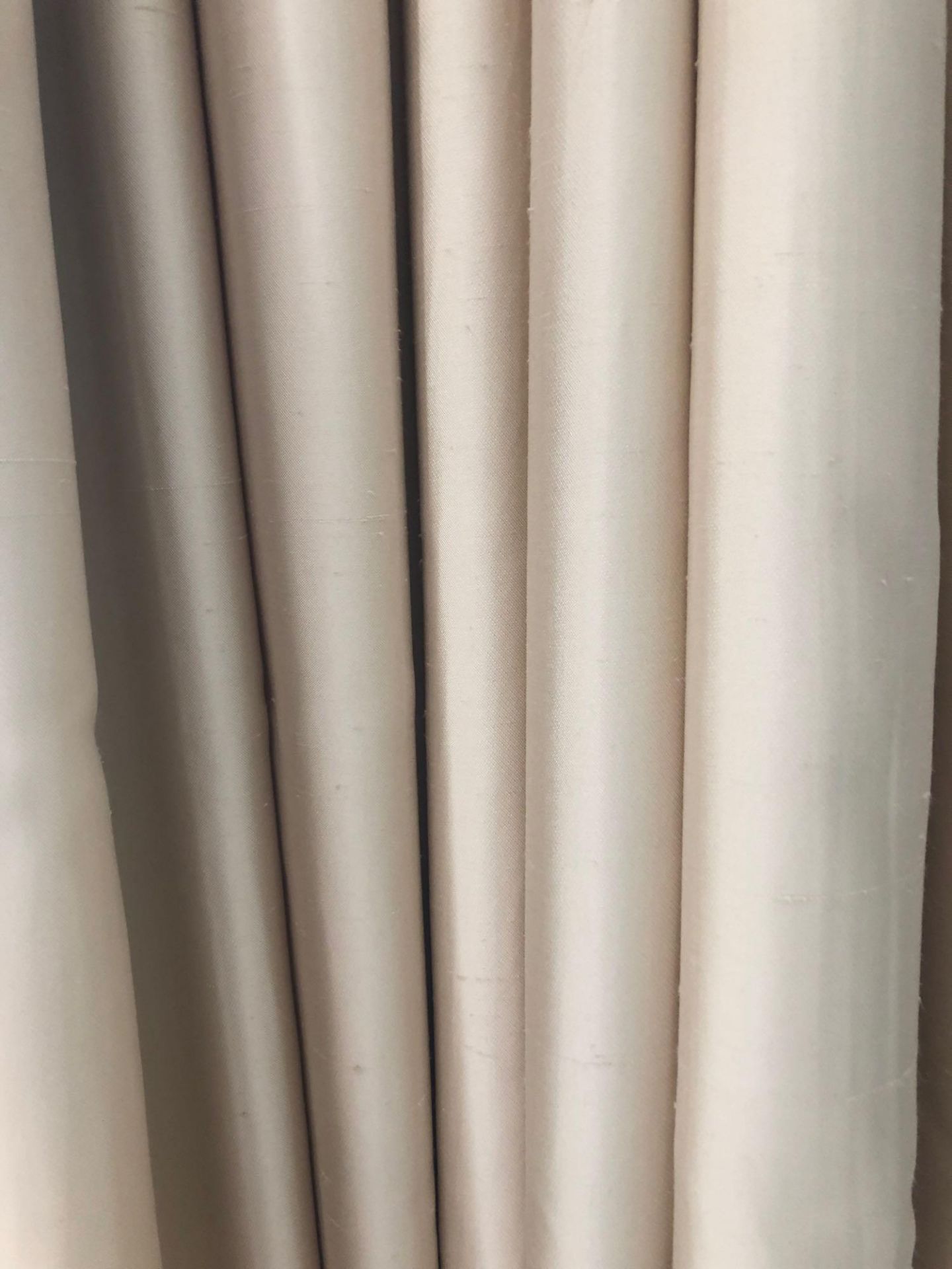 A Pair Of Luxury Silk Drapes With Pelmet In Cream And Brown Silk Complete With Tassels Rope 250 x - Bild 4 aus 4