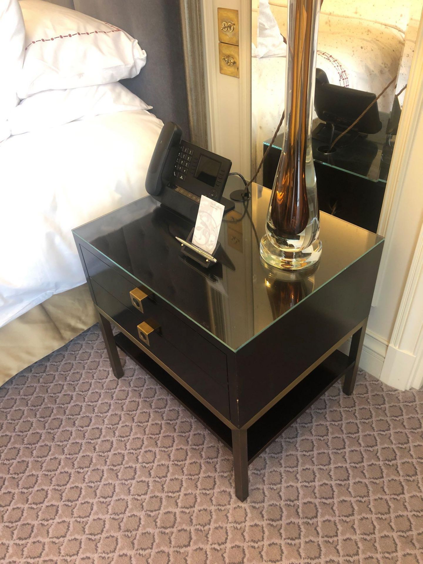 A Pair Of Night Stands Two Drawer With Bronzed Handle Pulls And Protective Glass Top 50 x 50 x - Bild 2 aus 3