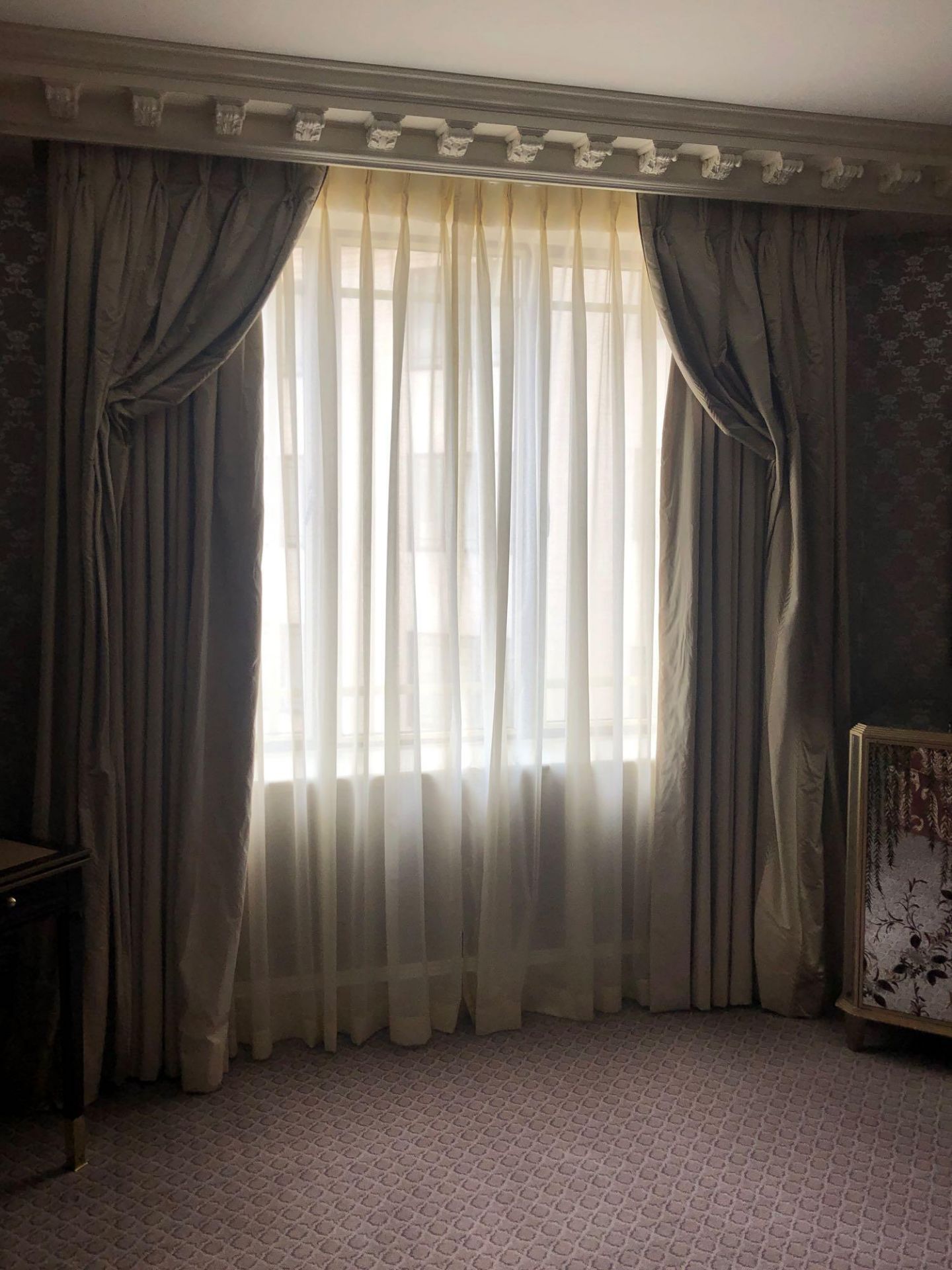 A Pair Of Gold And Silver Silk Drapes And Jabots With Tie Backs Span 250 x 225cm (Room 528)