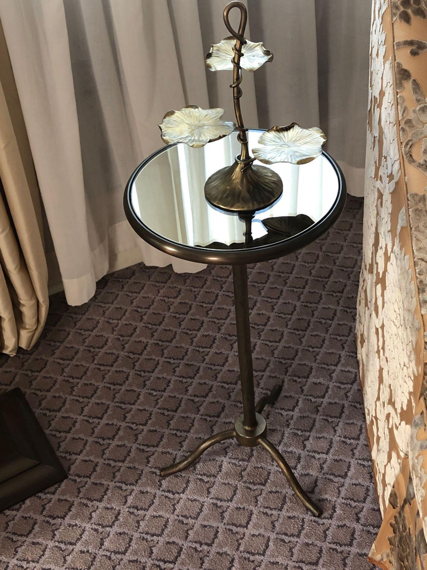 A Brass Tripod Base With Mirrored Top Side Table 32cm (Room 517/8)