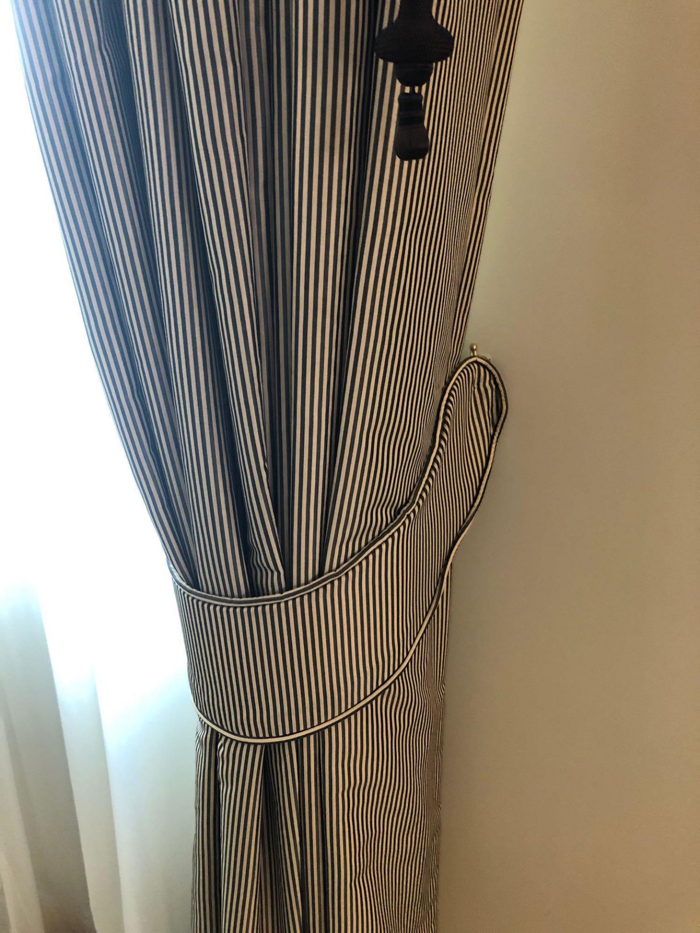 A Pair Of Drapes Fabric In Brown And White Striped Complete With Pelmet And Tassels 257 x 180cm ( - Image 4 of 4