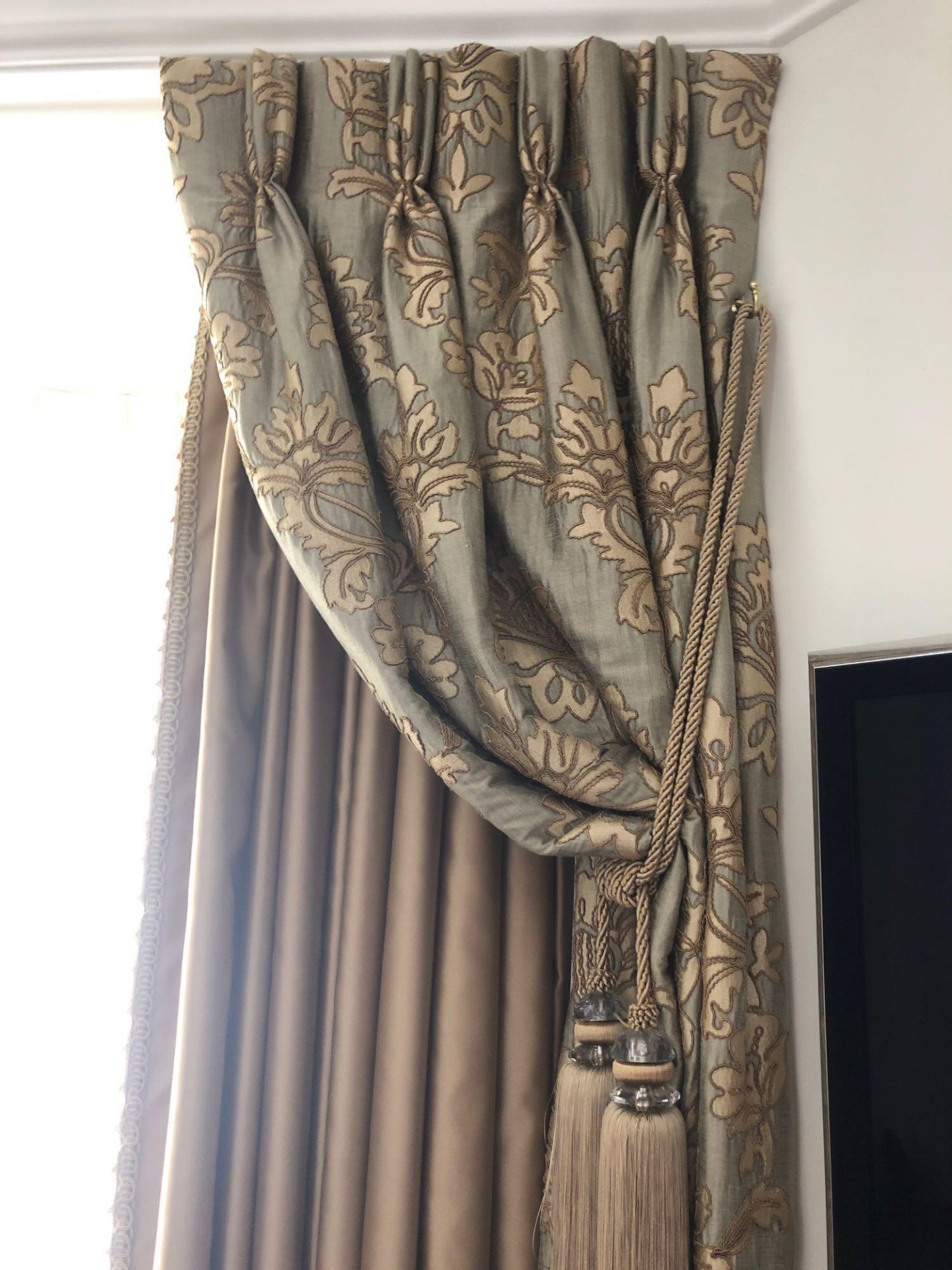 A Pair Of Silk Drapes And Jabots Bronze With Crystal Trim With Brown And Floral Design With Tassel - Image 2 of 2