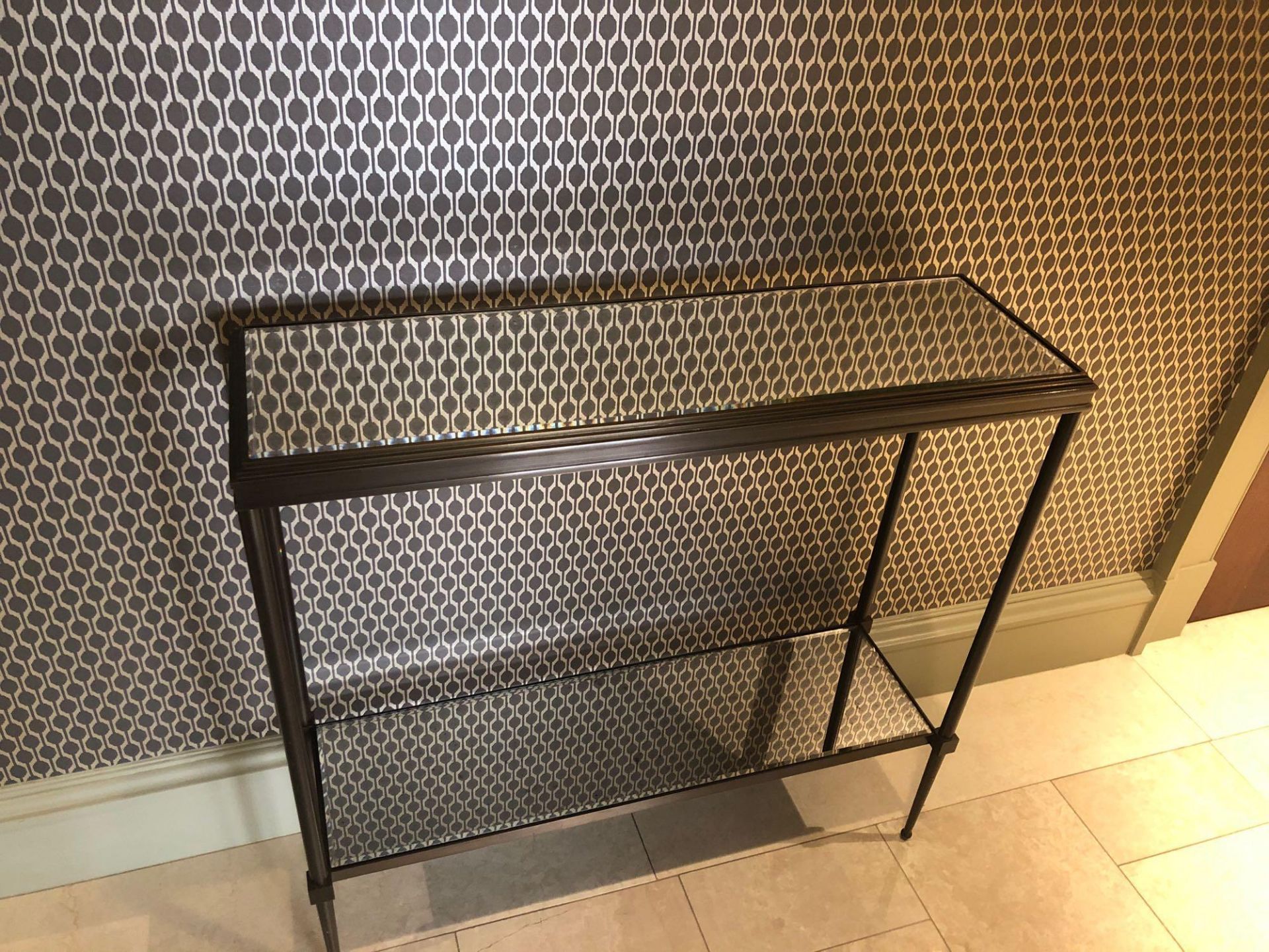 A Forged Metal Two Tier Console Table With Glass Shelves 88 x 24 x 74cm (Room 519) - Bild 2 aus 3