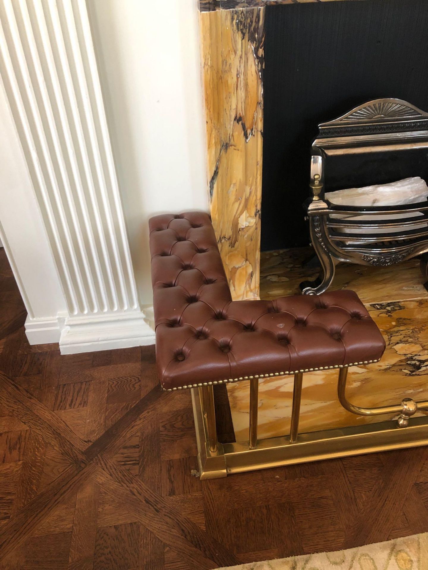 Large Brass And Leather Club Fender Tufted Leather Seat Pad 180 x 53 x 46cm (Room 517/8) - Bild 3 aus 3