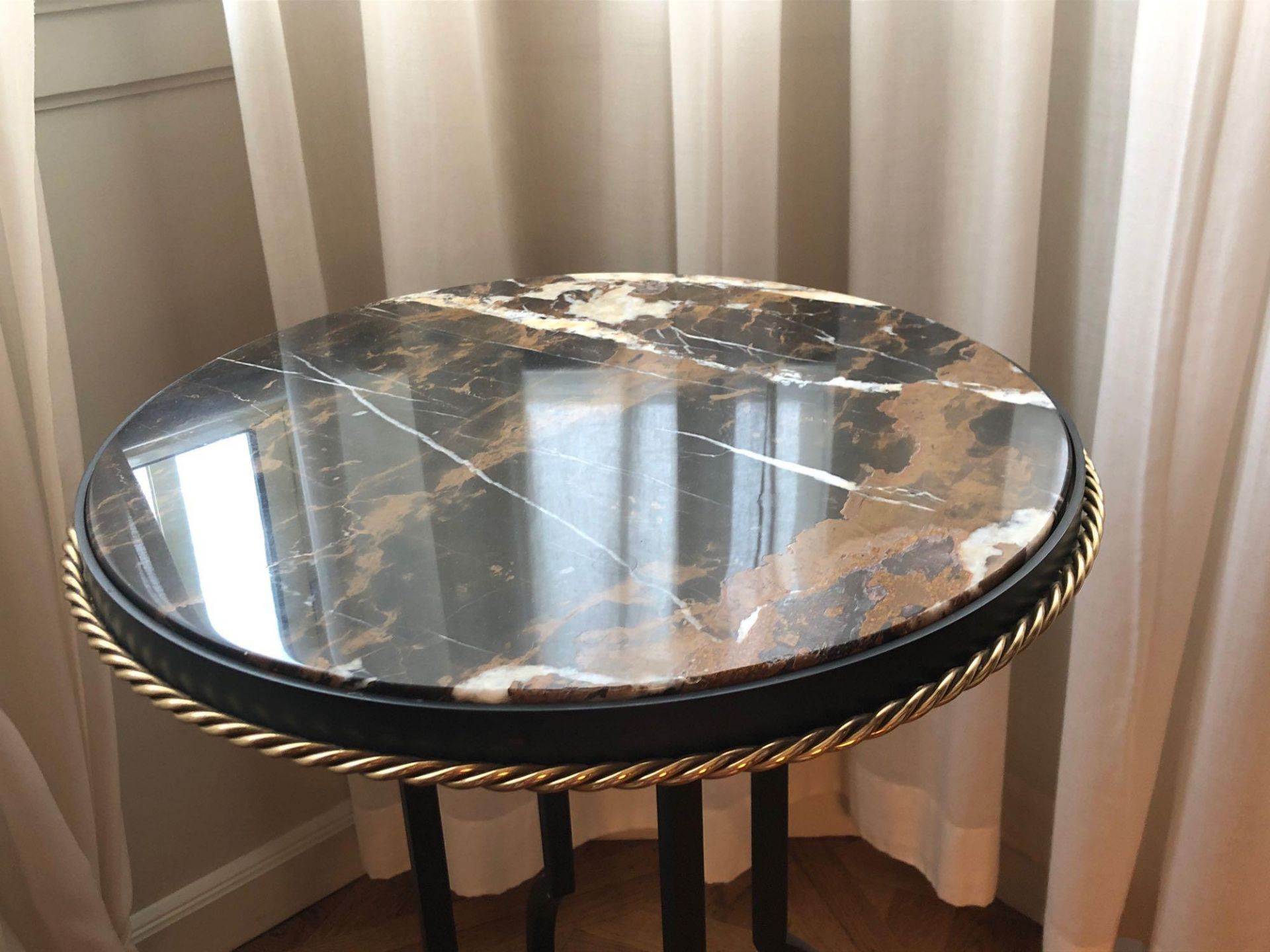 A Regency Style Marble-Top Metal Bouillotte Table Having A Bronze Framed Marble Top Supported By - Bild 2 aus 3