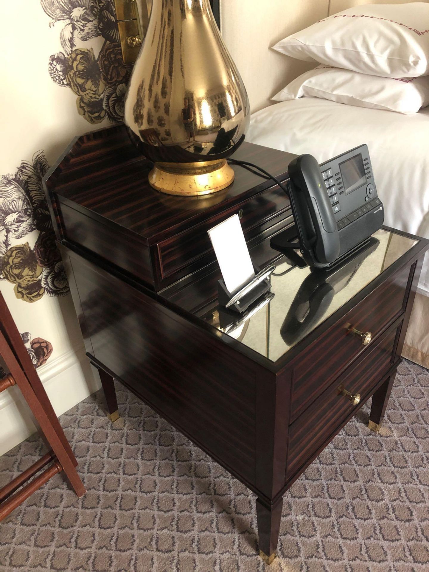 A Pair Of Two Tier Bedside Nightstands With Antiqued Plate Top With Storage Compartments Mounted - Bild 2 aus 3