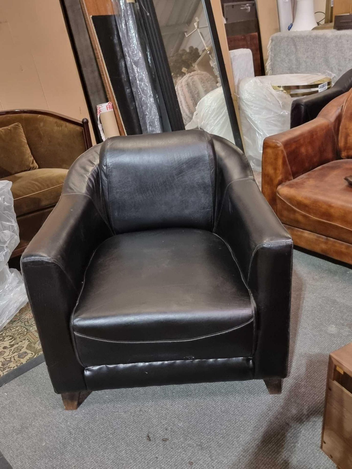 Deco Leather Club Armchair The Armchair Showcases A Gentle Nod To A Period Of Decadence And - Bild 2 aus 5