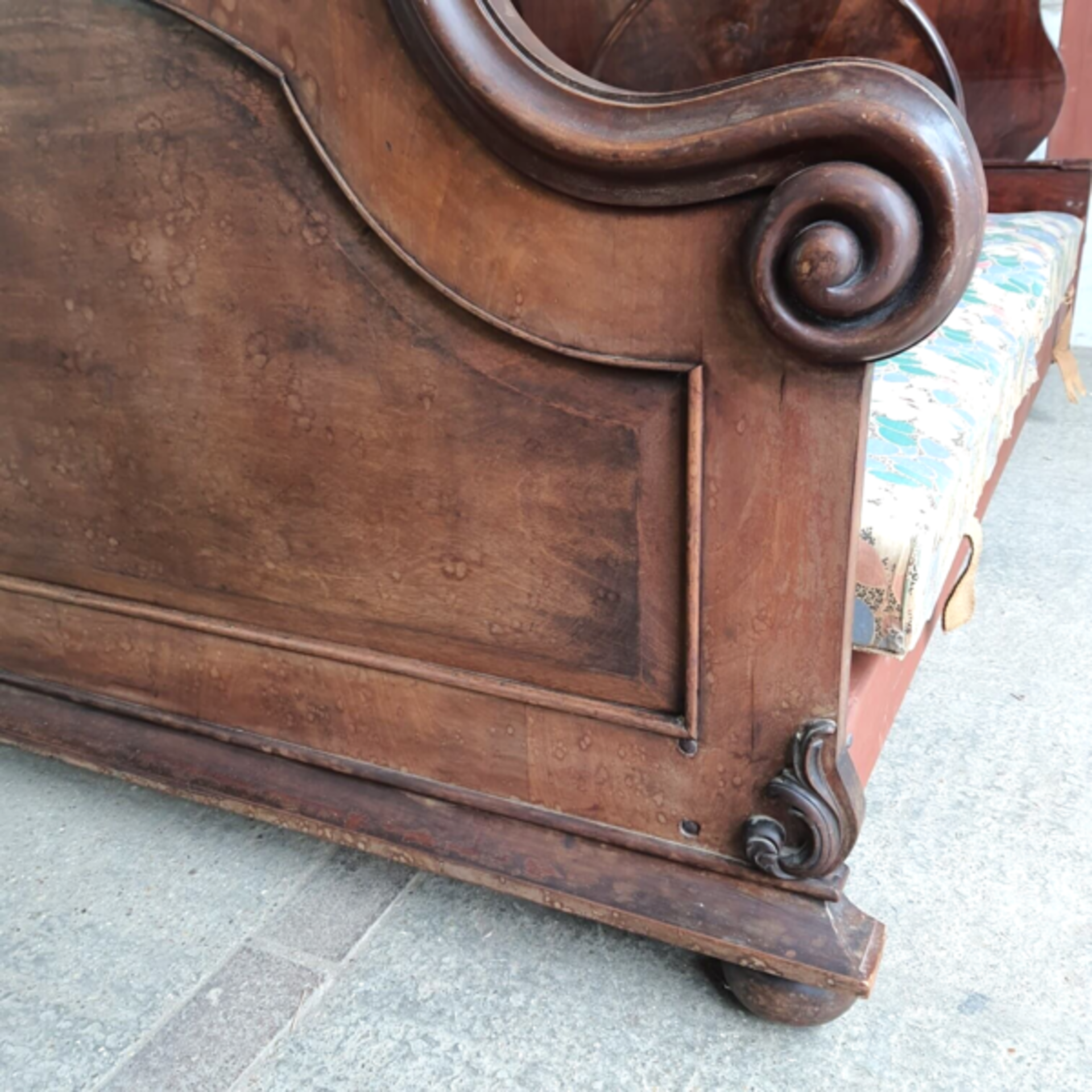 Victorian Mahogany 4ft6” Half Tester Bed The Bed Dates From Around 1860 It Has A Quarter Canopy Over - Bild 3 aus 13