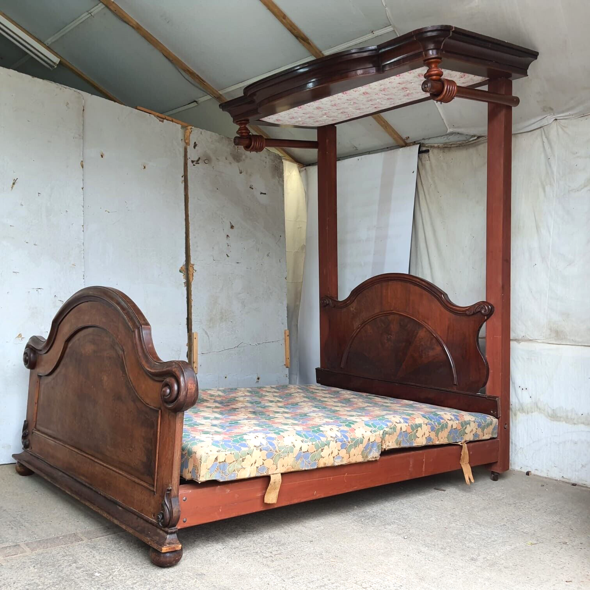 Victorian Mahogany 4ft6” Half Tester Bed The Bed Dates From Around 1860 It Has A Quarter Canopy Over - Bild 13 aus 13