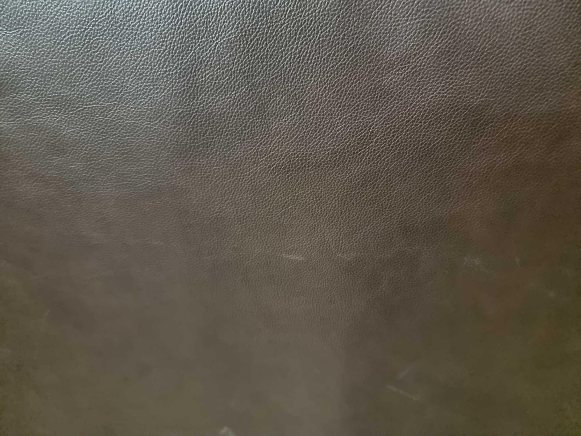 Mastrotto Hudson Chocolate Leather Hide approximately 3 78M2 2 1 x 1 8cm ( Hide No,76) - Image 2 of 3