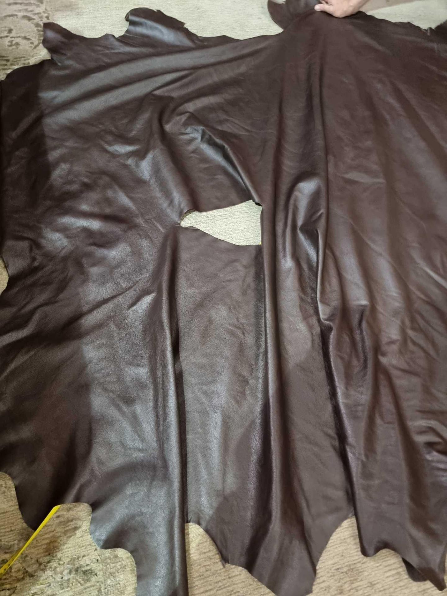 Mastrotto Hudson Chocolate Leather Hide approximately 3 99M2 2 1 x 1 9cm ( Hide No,112) - Bild 2 aus 2