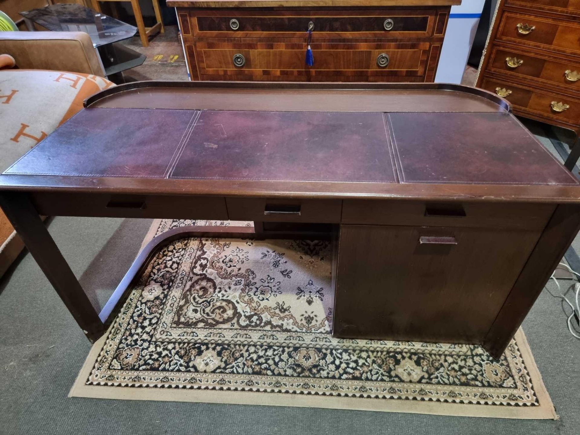 David Salmon Writing Desk The Shaped Top With Inlay Writing Surface Above Three Drawers And An Under - Bild 2 aus 7